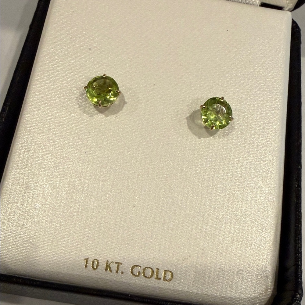 10K Gold and Peridot 6mm Stud Earrings - Picture 4 of 4